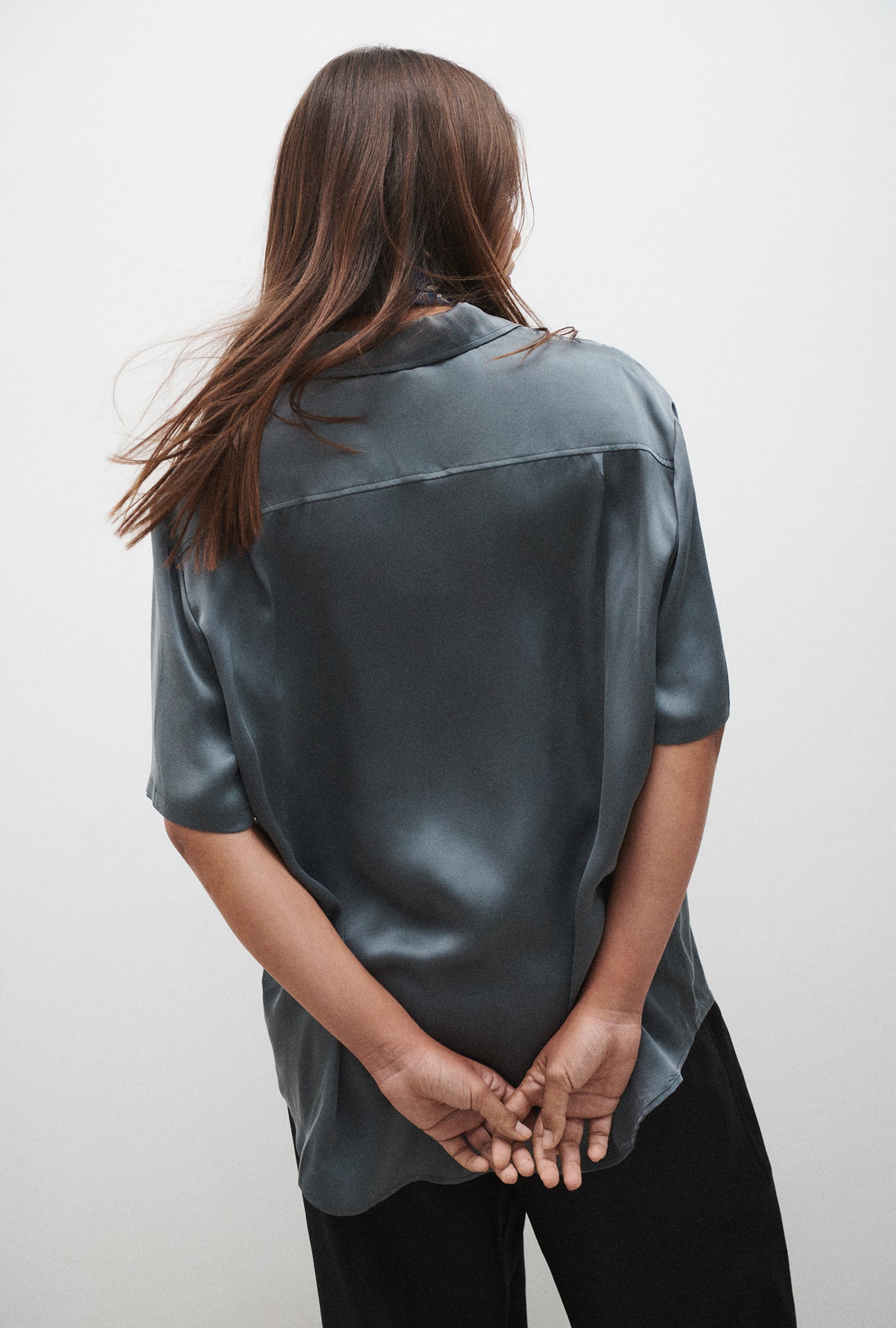 SHORT SLEEVE BOYFRIEND SHIRT 2.0 SLATE