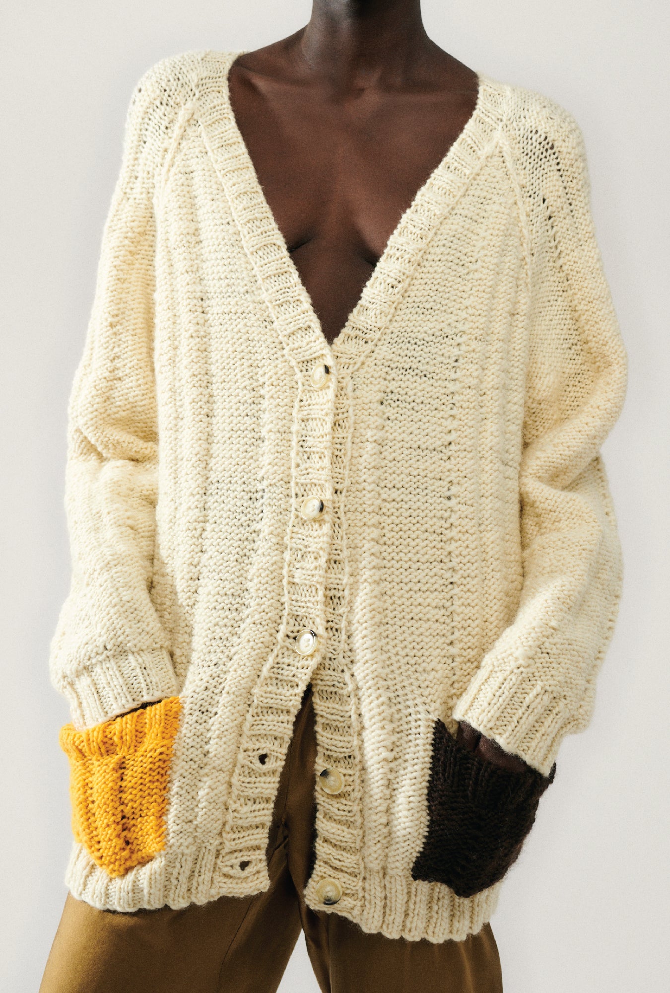 THE BIG G CARDIGAN CREAM