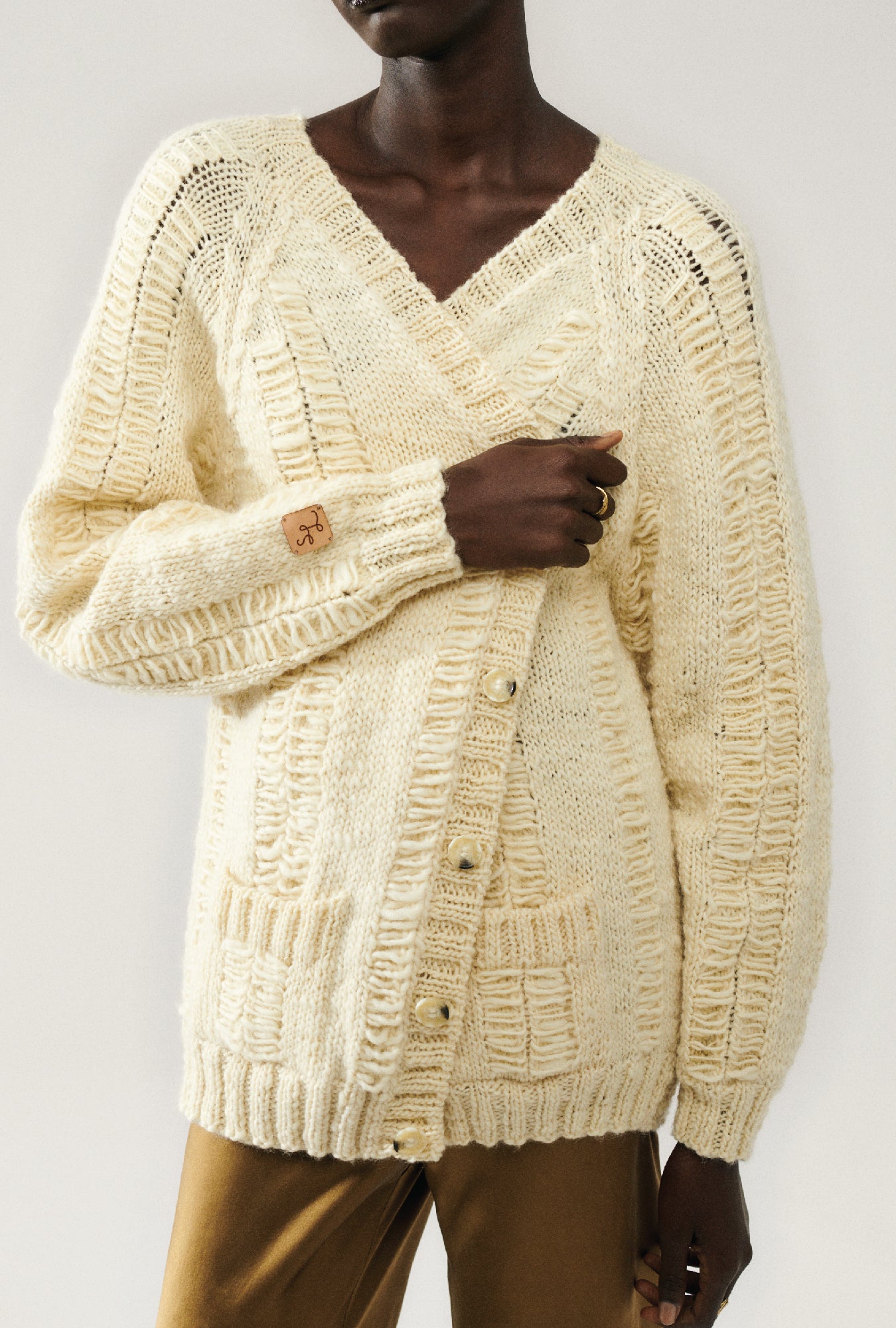 THE BIG G CARDIGAN CREAM