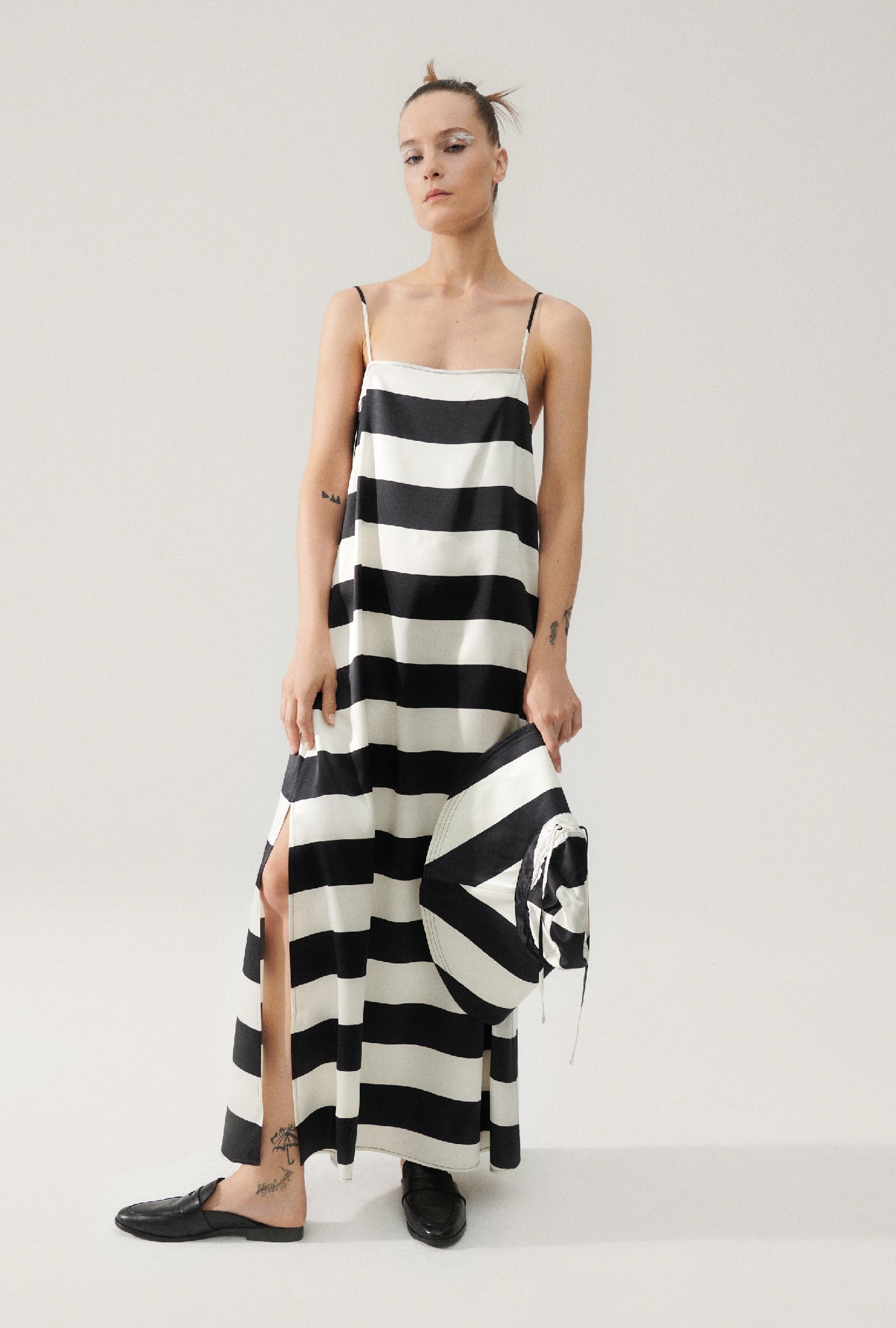 HEAVY A-LINE DRESS BLACK STRIPE